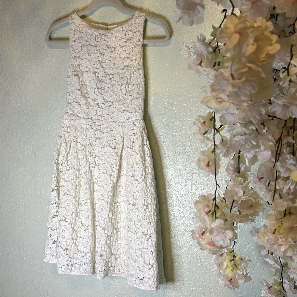 Zara Basic Collection White Fabric - image 1